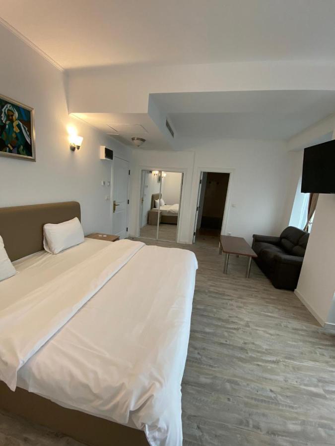 Hotel Zimbru Snagov Tincabesti Exterior foto